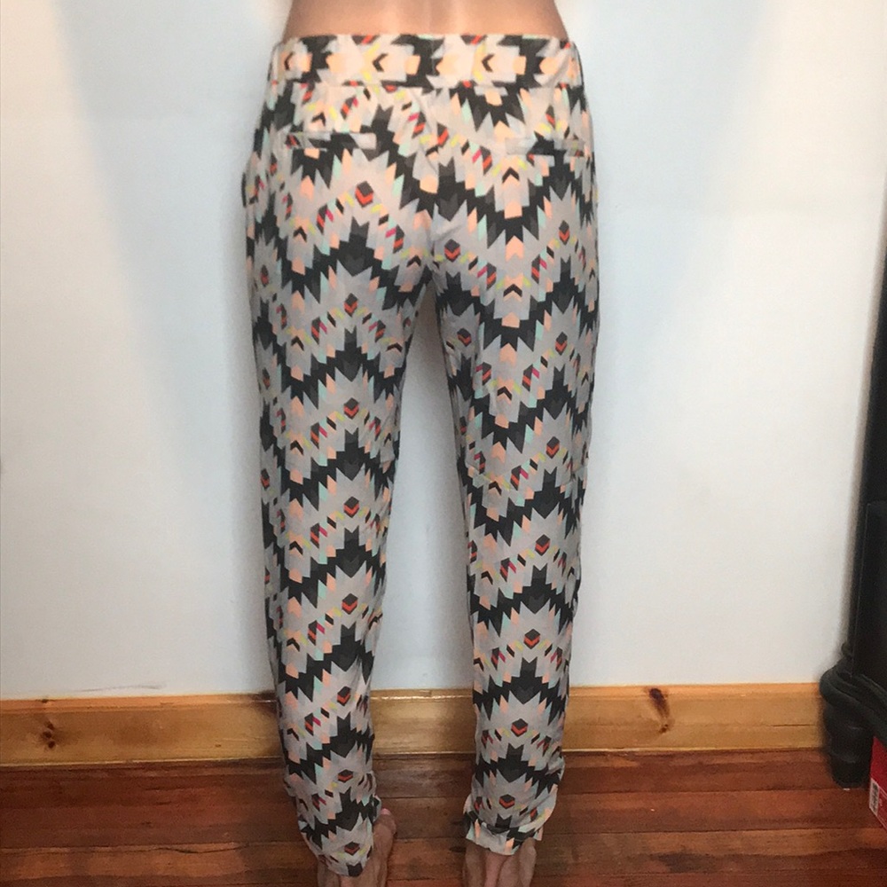 Fun patterned pants - Picture 2 of 3